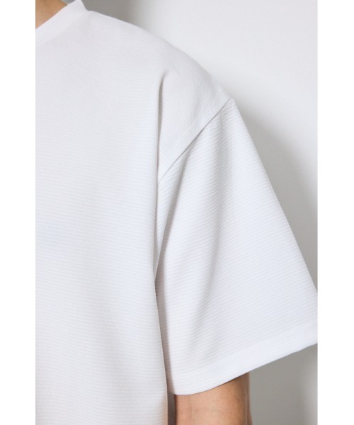 AZUL by moussy(アズールバイマウジー)の「リップル半袖トップス(Tシャツ/カットソー・メンズ・ホワイト/ブラック/ライトカーキ・MEDIUM/LARGE)」の12枚目の写真
