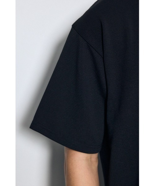 AZUL by moussy(アズールバイマウジー)の「リップル半袖トップス(Tシャツ/カットソー・メンズ・ホワイト/ブラック/ライトカーキ・MEDIUM/LARGE)」の22枚目の写真
