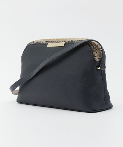 interstaple（インターステイプル）の「【春の新色】ラウンドミニショルダー（ショルダーバッグ・レディース・ネイビー/アイボリー/ライトブルー・FREE）」の4枚目の写真