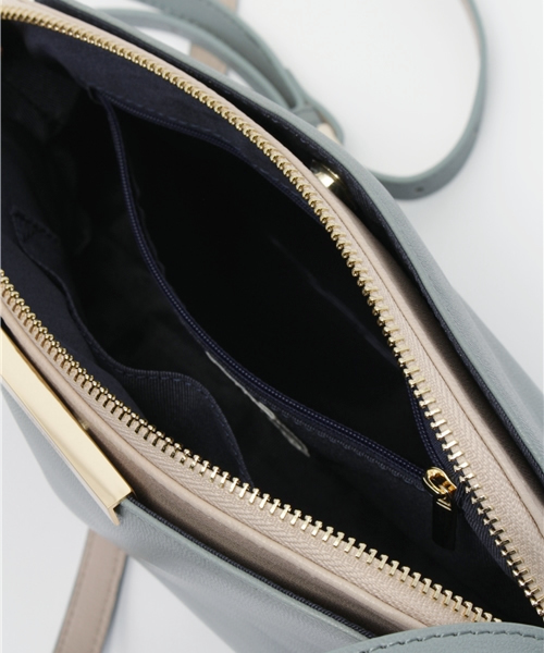 interstaple（インターステイプル）の「【春の新色】ラウンドミニショルダー（ショルダーバッグ・レディース・ネイビー/アイボリー/ライトブルー・FREE）」の14枚目の写真