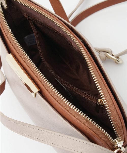 interstaple（インターステイプル）の「【春の新色】ラウンドミニショルダー（ショルダーバッグ・レディース・ネイビー/アイボリー/ライトブルー・FREE）」の15枚目の写真