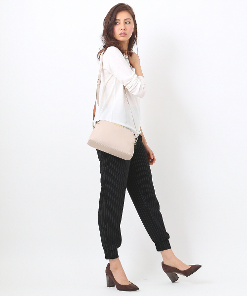 interstaple（インターステイプル）の「【春の新色】ラウンドミニショルダー（ショルダーバッグ・レディース・ネイビー/アイボリー/ライトブルー・FREE）」の9枚目の写真