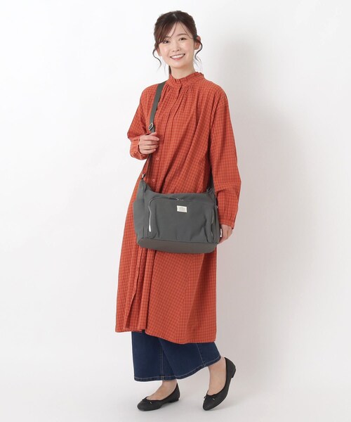 one'sterrace（ワンズテラス）の「【A4可】anello コリーショルダー（ショルダーバッグ・レディース・ブラック系8/グレー系4/アイボリー系8・99）」の22枚目の写真