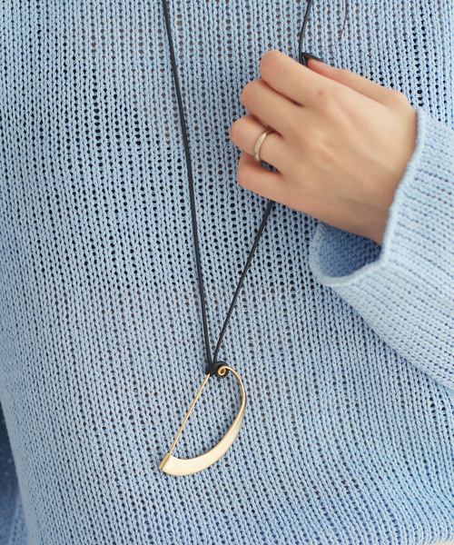plage(プラージュ)の「《追加》JAMIRAY / ジャミレイ MODERN CURVE PIN ネックレス 2(ネックレス・レディース・ゴールド・FREE)」の3枚目の写真