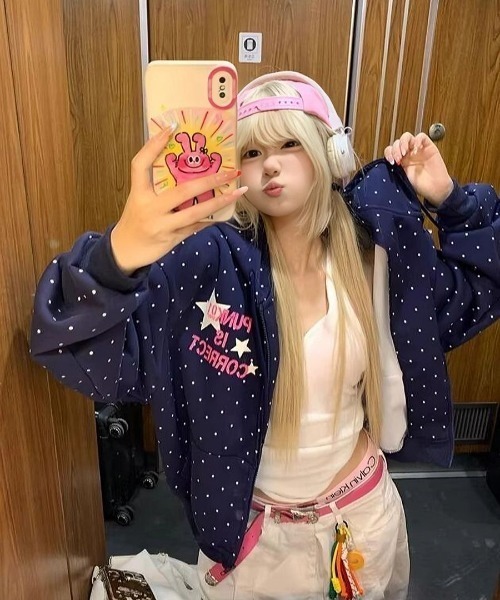 ViViDAY(ビビデー)の「ドット柄ロゴジップパーカー(パーカー・レディース・ネイビー/ミント・M)」の7枚目の写真