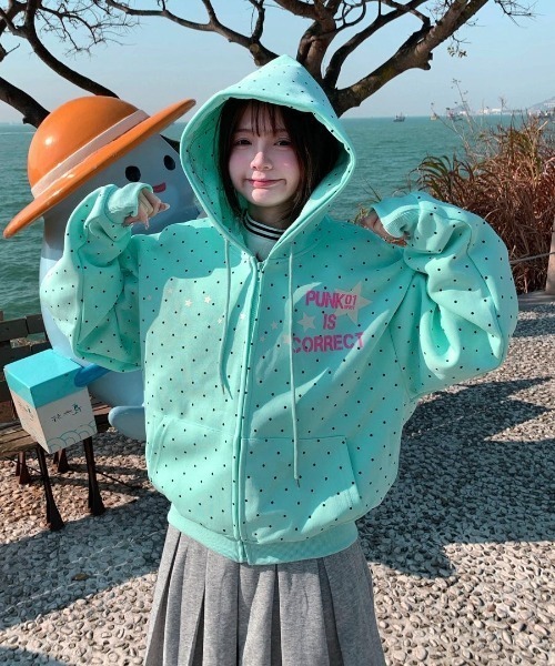 ViViDAY(ビビデー)の「ドット柄ロゴジップパーカー(パーカー・レディース・ネイビー/ミント・M)」の9枚目の写真