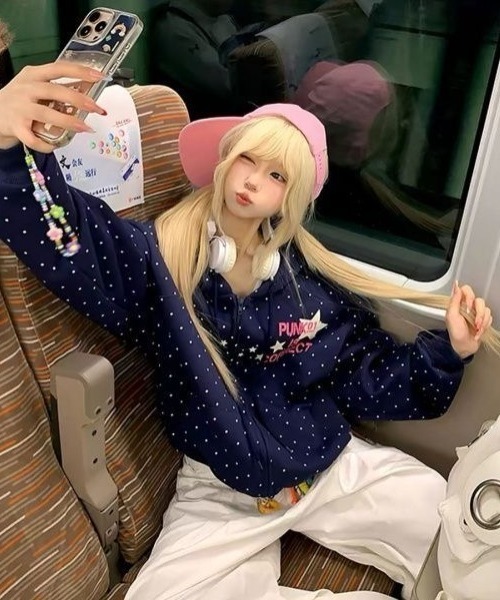 ViViDAY(ビビデー)の「ドット柄ロゴジップパーカー(パーカー・レディース・ネイビー/ミント・M)」の10枚目の写真