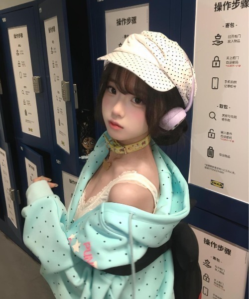 ViViDAY(ビビデー)の「ドット柄ロゴジップパーカー(パーカー・レディース・ネイビー/ミント・M)」の15枚目の写真