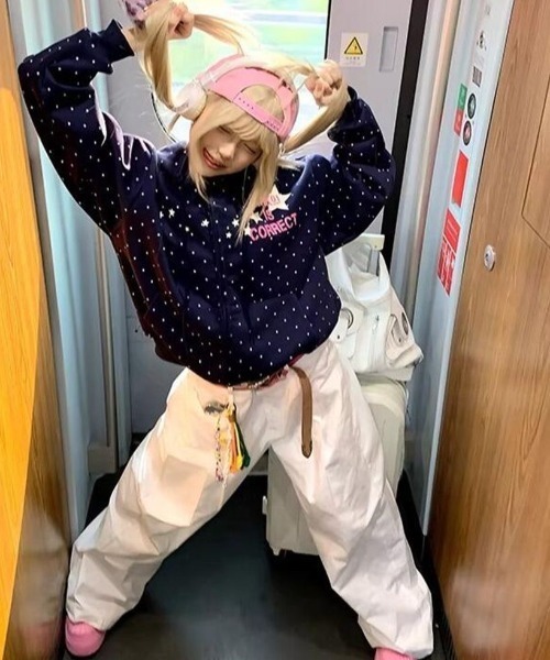 ViViDAY(ビビデー)の「ドット柄ロゴジップパーカー(パーカー・レディース・ネイビー/ミント・M)」の17枚目の写真