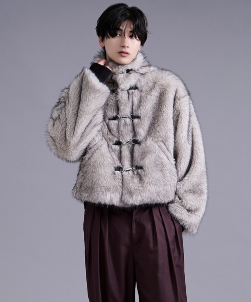 Ellno Loset（エルノロゼット）の「メタルバックルエコファーショートコート（ブルゾン・メンズ・グレー/ベージュ/ブラウン・MEDIUM/LARGE）」の21枚目の写真
