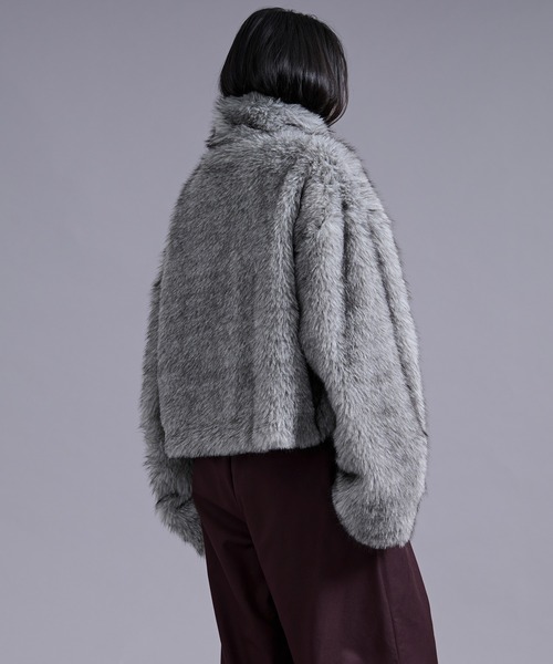 Ellno Loset（エルノロゼット）の「メタルバックルエコファーショートコート（ブルゾン・メンズ・グレー/ベージュ/ブラウン・MEDIUM/LARGE）」の14枚目の写真
