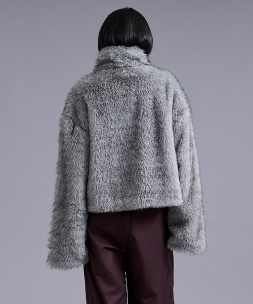 Ellno Loset（エルノロゼット）の「メタルバックルエコファーショートコート（ブルゾン・メンズ・グレー/ベージュ/ブラウン・MEDIUM/LARGE）」の15枚目の写真