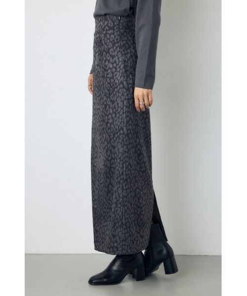 AZUL by moussy(アズールバイマウジー)の「フェイクスエードアニマルプリントタイトスカート 秋服 冬服 レオパード ヒョウ柄 Iラインスカート ロングスカート(スカート・レディース・ブラウン系その他/マルチ/ブラック系その他・MEDIUM/SMALL)」の4枚目の写真