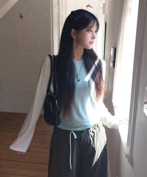 anyonemore(エニワンモア)の「チェック柄ボタンロールアップ配色ラグラン長袖Tシャツ(Tシャツ/カットソー・レディース・ネイビー/ミント・FREE)」の2枚目の写真
