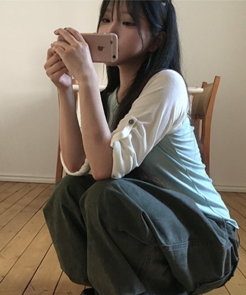 anyonemore(エニワンモア)の「チェック柄ボタンロールアップ配色ラグラン長袖Tシャツ(Tシャツ/カットソー・レディース・ネイビー/ミント・FREE)」の6枚目の写真