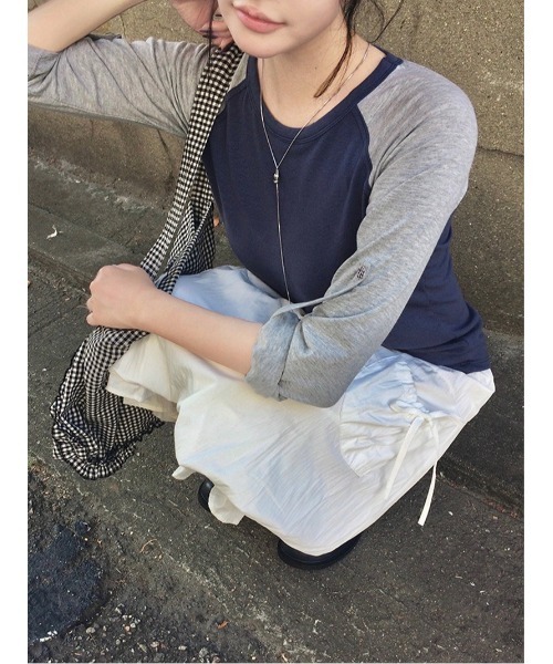 anyonemore(エニワンモア)の「チェック柄ボタンロールアップ配色ラグラン長袖Tシャツ(Tシャツ/カットソー・レディース・ネイビー/ミント・FREE)」の19枚目の写真
