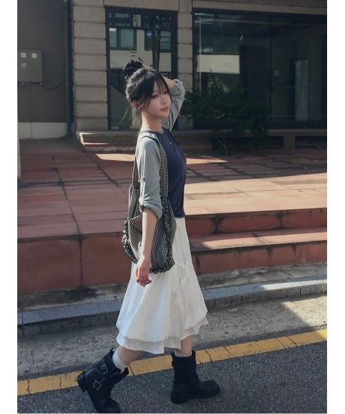 anyonemore(エニワンモア)の「チェック柄ボタンロールアップ配色ラグラン長袖Tシャツ(Tシャツ/カットソー・レディース・ネイビー/ミント・FREE)」の13枚目の写真