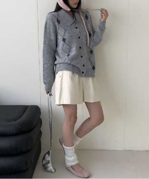&soiree(アンドソワレ)の「アーガイル柄ライン襟付きニットトップス(ニット/セーター・レディース・アイボリー/ブラウン/チャコールグレー/グレー・FREE)」の3枚目の写真