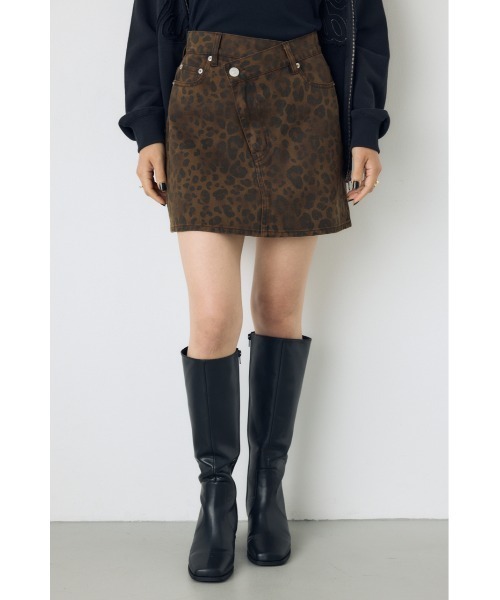 AZUL by moussy(アズールバイマウジー)の「AZUL DENIM レオパードクロスミニスカート 秋服 冬服 ヒョウ柄 アニマル柄(デニムスカート・レディース・ブラウン系その他・SMALL/MEDIUM)」の2枚目の写真