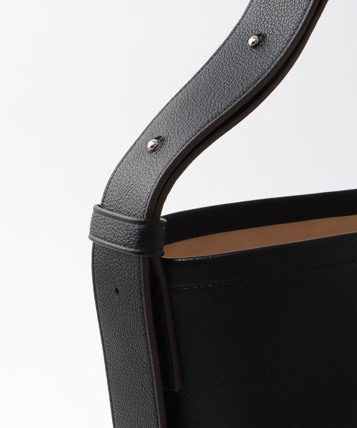 &MyuQ(アンドミューク)の「【&MyuQ/アンドミューク】 JUNO light bag(ワンショルダーバッグ)(ショルダーバッグ・レディース・ブラック・フリー)」の7枚目の写真