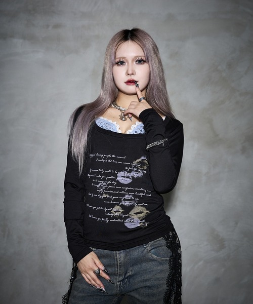 dollslutz(ドルズラッツ)の「【dollslutz】kiss and confession L/S tee /【ドルズラッツ】キスアンドコンフェッションロングスリーブT(Tシャツ/カットソー・レディース・ホワイト×レッド/ブラック×ブルー・FREE)」の13枚目の写真