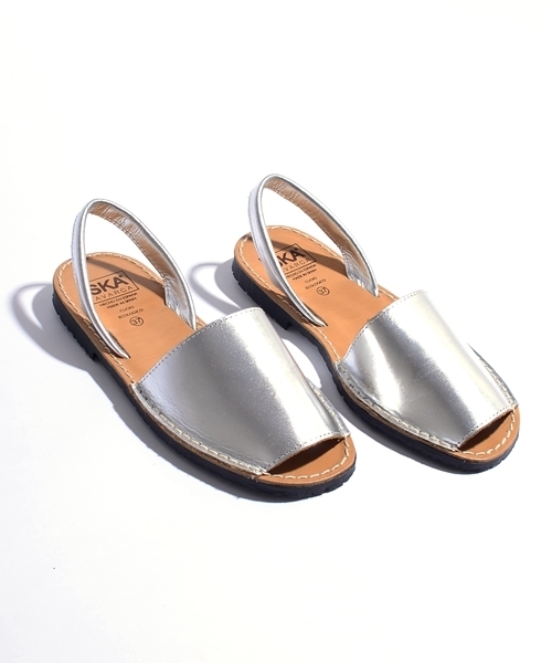 SHIPS for women（シップスフォーウィメン）の「SKA:アバルカサンダル◇（サンダル・レディース・シルバー/オフホワイト・37/35/38/36）」の4枚目の写真