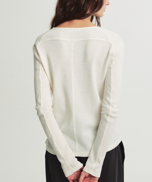 MIDNLOW(ミッドアンドロー)の「リラックスワッフルTシャツ(クリーム)(Tシャツ/カットソー・レディース・その他・FREE)」の4枚目の写真