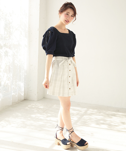 one after another NICE CLAUP（ワンアフターアナザーナイスクラップ）の「【ナイスクラップ】前釦リボンスカート（スカート・レディース・オフホワイト/ブルー/インディゴブルー/チェック・FREE）」の17枚目の写真