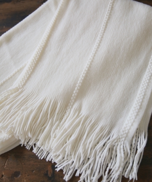 LEPSIM（レプシィム）の「シャギーガラストール　730009（ストール/ショール・レディース・オフホワイト/グレー/チャコールグレー/ベージュ/ワインレッド・ONE SIZE）」の2枚目の写真