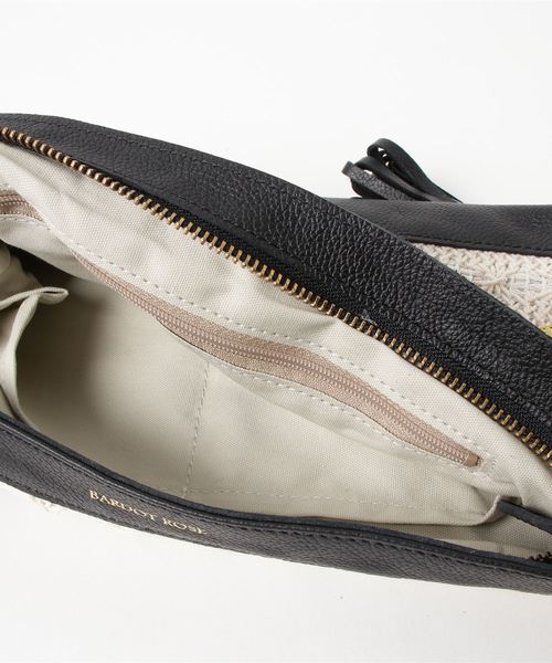 BARDOT ROSE（バルドロゼ）の「【BARDOT ROSE】スワーブ2WAYミニショルダー（ショルダーバッグ・レディース・アイボリー/ブラック・FREE）」の5枚目の写真