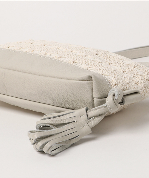 BARDOT ROSE（バルドロゼ）の「【BARDOT ROSE】スワーブ2WAYミニショルダー（ショルダーバッグ・レディース・アイボリー/ブラック・FREE）」の6枚目の写真