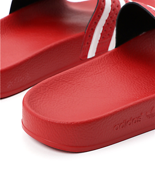 adidas（アディダス）の「adidas ADILETTE（サンダル・メンズ・ネイビー/ブラック/レッド・26.5/27.5）」の8枚目の写真
