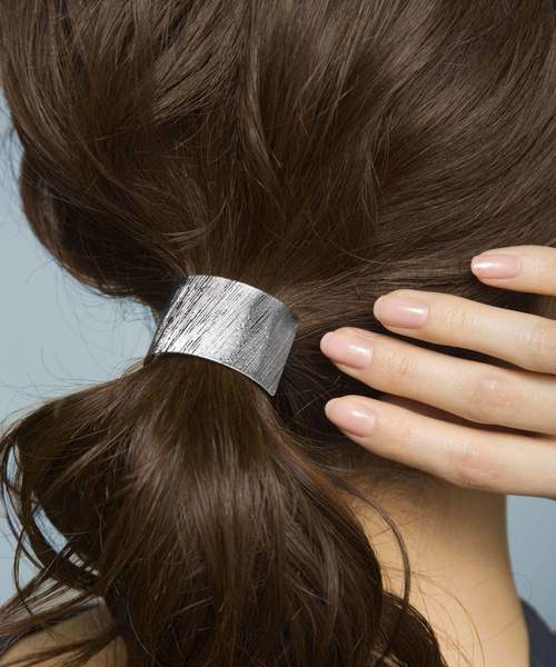 PLAIN CLOTHING（プレーンクロージング）の「1,300点突破☆加工メタルシンプルカーブヘアゴム（ヘアゴム・レディース・ゴールド/シルバー・FREE）」の9枚目の写真