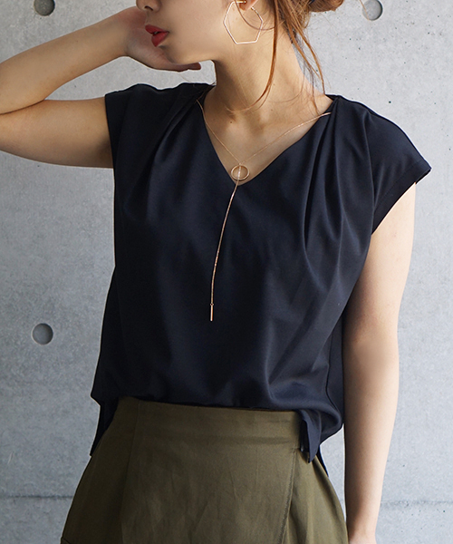laboratory work(ラボラトリーワーク)の「サークルモチーフ ネックレス付きタック使いプルオーバー(Tシャツ/カットソー・レディース・オフホワイト/ダークオレンジ/ネイビー/ブラック/ピンク・MEDIUM)」の18枚目の写真