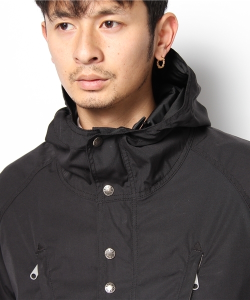 BEAMS（ビームス）の「THE NORTH FACE / マウンテンパーカ（マウンテンパーカー・メンズ・ブラック/イエロー・MEDIUM/LARGE）」の6枚目の写真