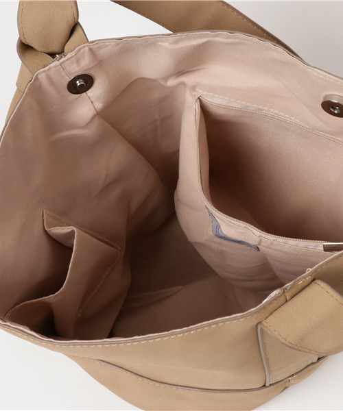 Green Parks(グリーンパークス)の「・フェイクスウェードショルダー(ショルダーバッグ・レディース・ブラック/ピンク/グレイッシュベージュ/キャメル・FREE)」の9枚目の写真