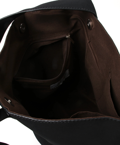 Green Parks(グリーンパークス)の「・フェイクスウェードショルダー(ショルダーバッグ・レディース・ブラック/ピンク/グレイッシュベージュ/キャメル・FREE)」の10枚目の写真