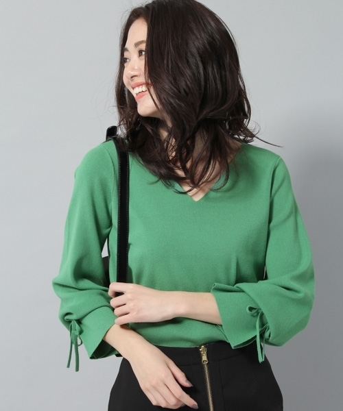 Andemiu（アンデミュウ）の「ソデリボンソウバリプルオーバー783192（ニット/セーター・レディース・ライトグレー/パープル/ネイビー/オフホワイト/グリーン・FREE）」の5枚目の写真