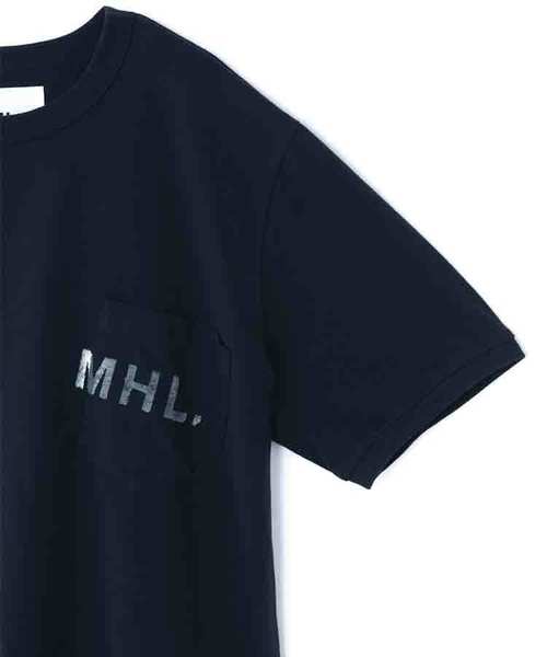 MHL.（エムエイチエル）の「PRINTED JERSEY(オンラインストア限定)（Tシャツ/カットソー・メンズ・ネイビー/ライトグレー・MEDIUM/LARGE/SMALL）」の5枚目の写真
