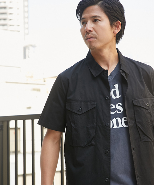 AZUL by moussy（アズールバイマウジー）の「ミリタリー半袖シャツ（シャツ/ブラウス・メンズ・ブラック/カーキ・LARGE/MEDIUM/SMALL）」の3枚目の写真