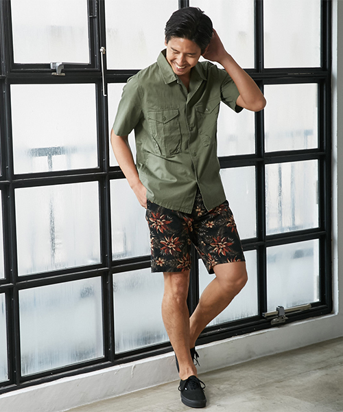 AZUL by moussy（アズールバイマウジー）の「ミリタリー半袖シャツ（シャツ/ブラウス・メンズ・ブラック/カーキ・LARGE/MEDIUM/SMALL）」の13枚目の写真