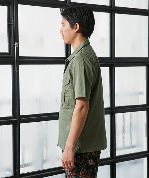 AZUL by moussy（アズールバイマウジー）の「ミリタリー半袖シャツ（シャツ/ブラウス・メンズ・ブラック/カーキ・LARGE/MEDIUM/SMALL）」の15枚目の写真