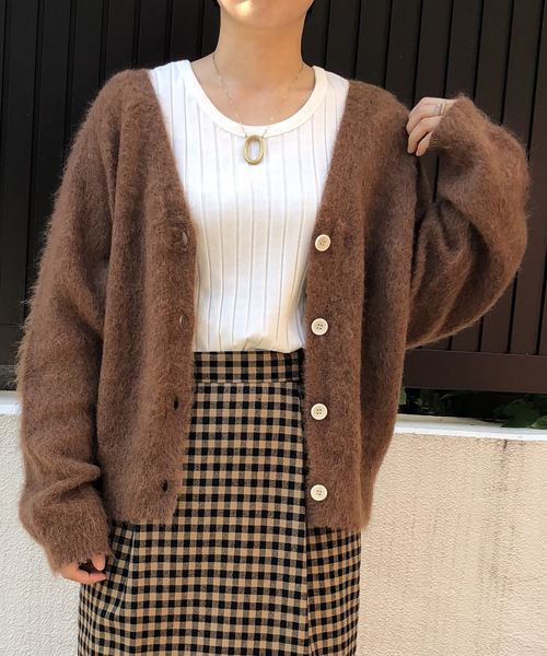 Munich（ミューニック）の「ブラッシュモヘアジャージーＶネックカーディガン（カーディガン/ボレロ・レディース・ブラウン/ピンク/イエロー/ブルー・FREE）」の2枚目の写真