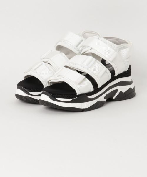 Mafmof（マフモフ）の「Mafmof(マフモフ) ストラップベルトの厚底スポーツサンダル（サンダル・レディース・ホワイト/ブラック/ネイビー・L/LL/M/S）」の6枚目の写真