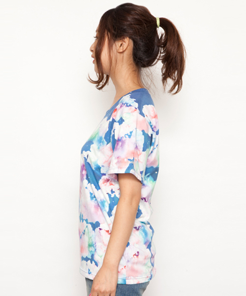 X-girl（エックスガール）の「FLORAL SKY S/S BIG TEE（Tシャツ/カットソー・レディース・マルチ・ONE SIZE）」の2枚目の写真