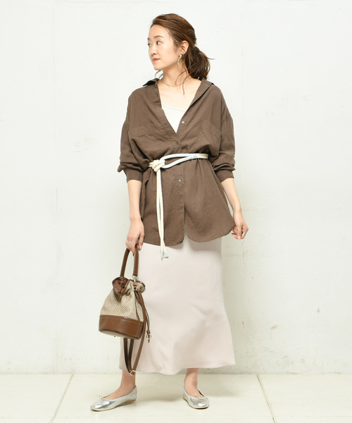 DouDou（ドゥドゥ）の「NEW麻レーヨンビッグシャツ（シャツ/ブラウス・レディース・ホワイト/ブラック/ベージュ/ミント/ブラウン・FREE）」の18枚目の写真