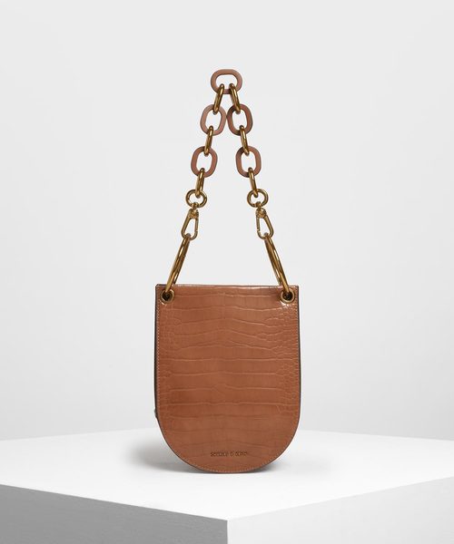 CHARLES & KEITH（チャールズ & キース）の「クロックエフェクト チャンキーチェーンハンドルバッグ / Croc-Effect Chunky Chain Handle Bag（ショルダーバッグ・レディース・ブラック/ピンク/タン/バーガンディー・S）」の3枚目の写真