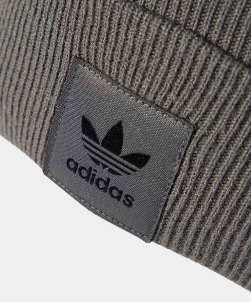 adidas（アディダス）の「アディカラー カフ ビーニー [Adicolor Cuff Beanie]  / アディダスオリジナルス adidas Originals（ニットキャップ/ビーニー・メンズ・ブラック/ネイビー/カーキ/ライトピンク/ダークブルー/ダークネイビー/ライトカーキ/ロイヤルブルー/ブルー系その他/グレー/ブルー/ベージュ/グリーン/グレー系その他・LARGE/MEDIUM/X-LARGE/SMALL/X-SMALL/XX-SMALL/S）」の19枚目の写真