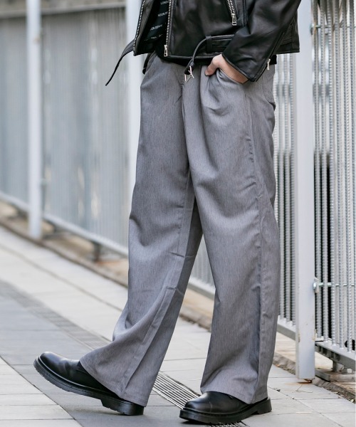 Beno（ビーノ）の「T/Rストレッチ ／ タック ワイドパンツ リラックス