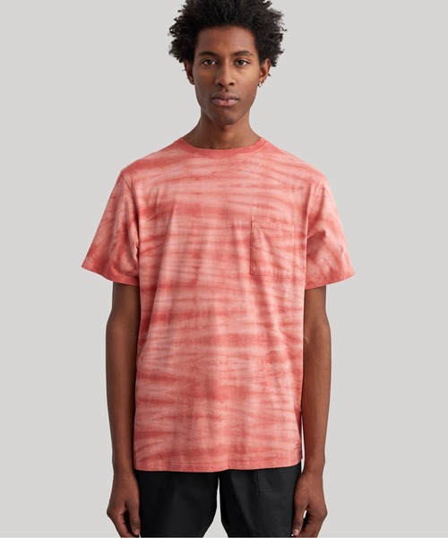 Saturdays NYC(サタデーズ ニューヨークシティ )の「Randall Mineral Wash S/S Tee(Tシャツ/カットソー・メンズ・レッド/イエロー/ブルー・XL/XS/S/M/L)」の1枚目の写真